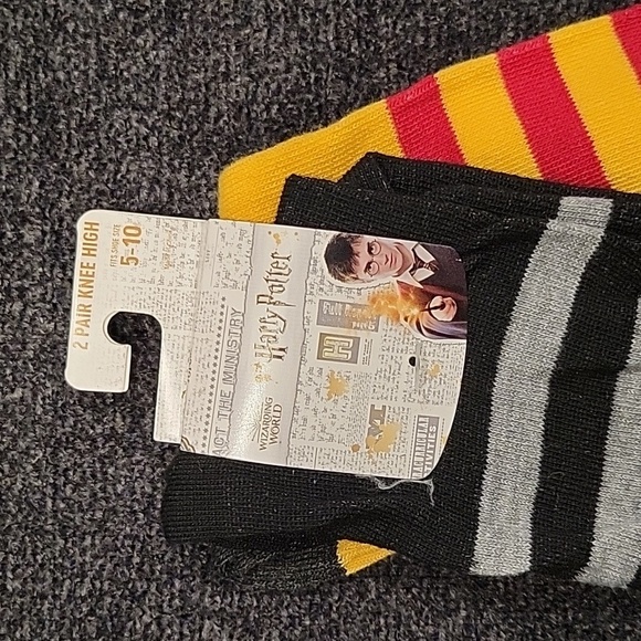 Warner Bros. Gryffindor and Hogwarts Socks - Red and Gray - Picture 3 of 4